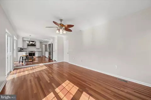 Living - 17225 General Custer Way, Poolesville, MD 20837 photo 11 of 14