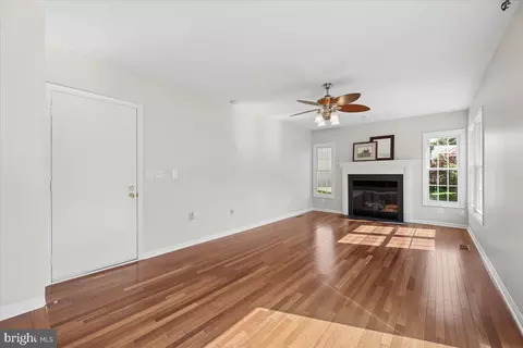 Living - 17225 General Custer Way, Poolesville, MD 20837 photo 9 of 14