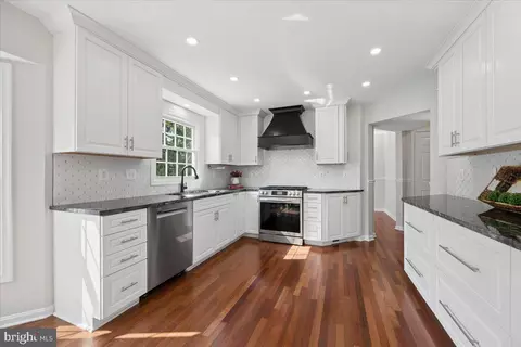 Kitchen - 17225 General Custer Way, Poolesville, MD 20837 photo 2 of 6