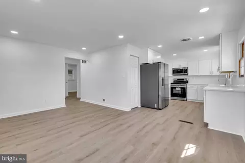 Entry Way - 12805 Hathaway Dr, Silver Spring, MD 20906 photo 4 of 8
