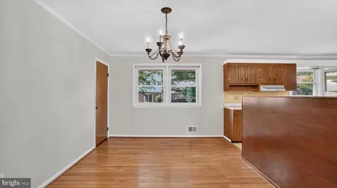 Dining - 3131 Castleleigh Rd, Silver Spring, MD 20904 photo 2 of 3