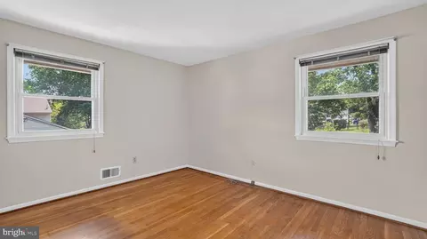 Bedroom - 3131 Castleleigh Rd, Silver Spring, MD 20904 photo 1 of 5