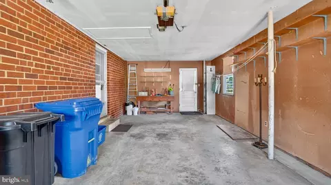 Entry Way - 3131 Castleleigh Rd, Silver Spring, MD 20904 photo 2 of 2