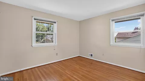 Bedroom - 3131 Castleleigh Rd, Silver Spring, MD 20904 photo 3 of 5