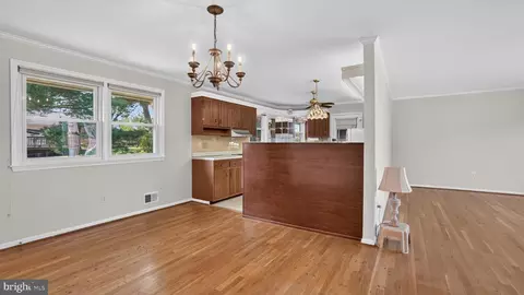 Dining - 3131 Castleleigh Rd, Silver Spring, MD 20904 photo 3 of 3