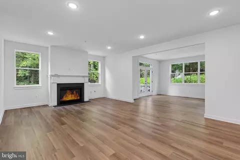 Living - 15717 Tierra Dr, Silver Spring, MD 20906 photo 1 of 2