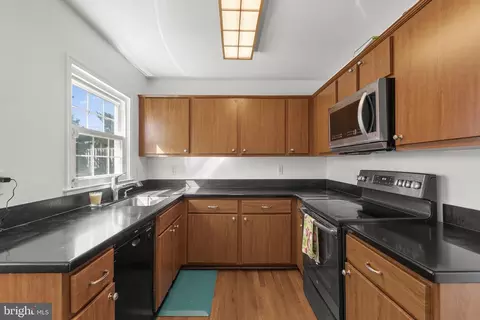 Kitchen - 2212 Cherry Leaf Ln, Silver Spring, MD 20906 photo 2 of 3