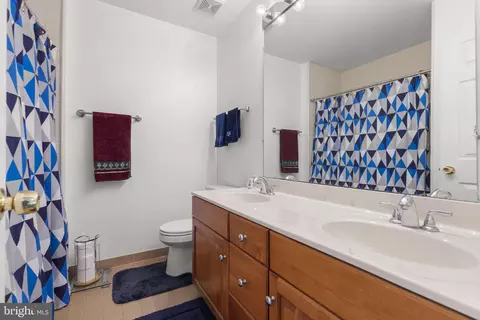 Bath - 2212 Cherry Leaf Ln, Silver Spring, MD 20906 photo 4 of 4