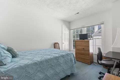 Bedroom - 2212 Cherry Leaf Ln, Silver Spring, MD 20906 photo 4 of 7