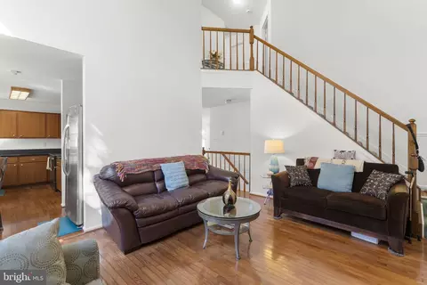 Entry Way - 2212 Cherry Leaf Ln, Silver Spring, MD 20906 photo 2 of 3