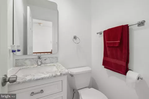 Bath - 2212 Cherry Leaf Ln, Silver Spring, MD 20906 photo 1 of 4
