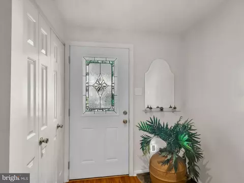 Entry Way - 2334 London Bridge Dr, Silver Spring, MD 20906 photo 2 of 5