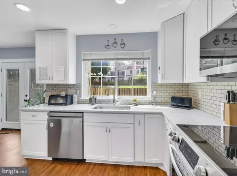 Kitchen - 2334 London Bridge Dr, Silver Spring, MD 20906 photo 4 of 4