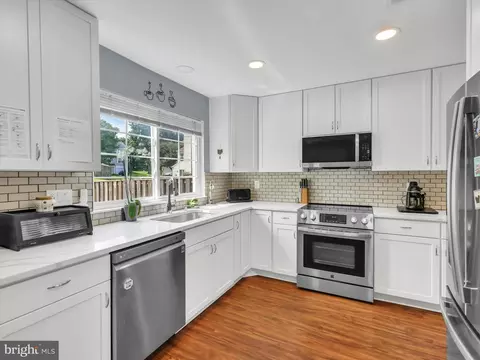 Kitchen - 2334 London Bridge Dr, Silver Spring, MD 20906 photo 2 of 4