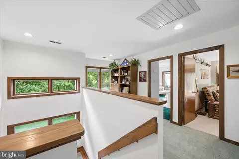 Entry Way - 17026 Barn Ridge Dr, Silver Spring, MD 20906 photo 5 of 6