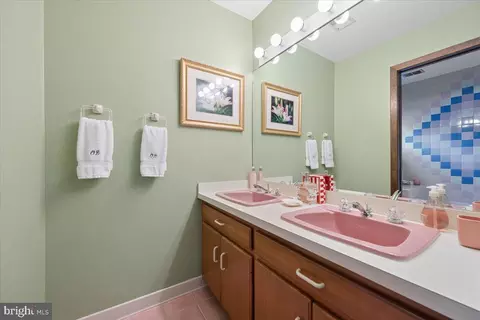 Bath - 17026 Barn Ridge Dr, Silver Spring, MD 20906 photo 11 of 11