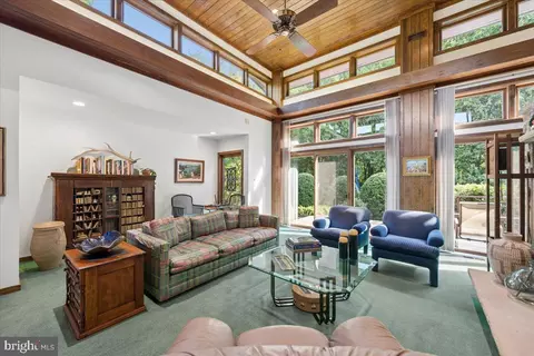 Living - 17026 Barn Ridge Dr, Silver Spring, MD 20906 photo 3 of 8