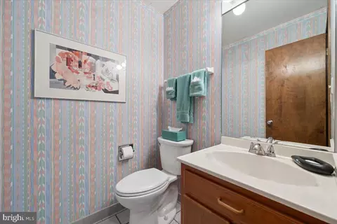 Bath - 17026 Barn Ridge Dr, Silver Spring, MD 20906 photo 4 of 11