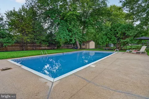 Exterior - 12810 Tern Dr, North Potomac, MD 20878 photo 4 of 9