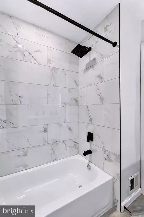 Bath - 12810 Tern Dr, North Potomac, MD 20878 photo 4 of 6