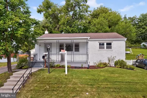 708 1st St, Rockville, MD 20851