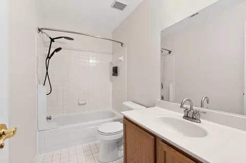 Bath - 15212 Baileys Ln, Silver Spring, MD 20906 photo 3 of 4