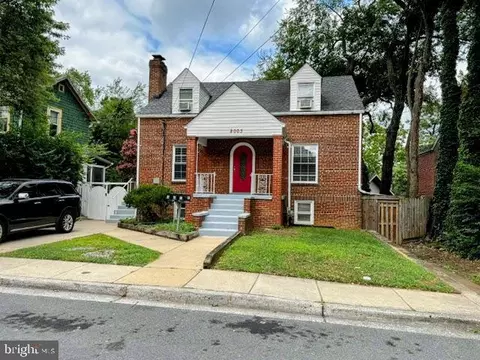 8003 Greenwood Ave, Takoma Park, MD 20912