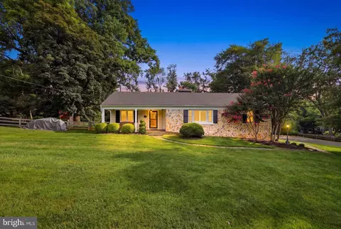 9105 Scott Dr, Rockville, MD 20850