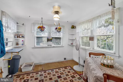 Entry Way - 311 Bryants Nursery Rd, Silver Spring, MD 20905 photo 1 of 3