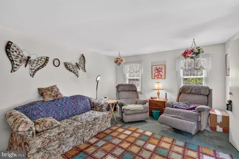 Living - 311 Bryants Nursery Rd, Silver Spring, MD 20905 photo 1 of 1