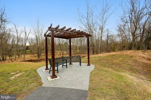 View/Area - 1705 Crestview Dr, Potomac, MD 20854 photo 2 of 2