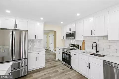 Entry Way - 1705 Crestview Dr, Potomac, MD 20854 photo 1 of 3