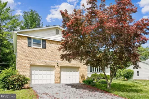 Exterior - 1705 Crestview Dr, Potomac, MD 20854 photo 3 of 10
