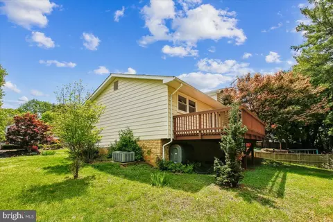 Exterior - 1705 Crestview Dr, Potomac, MD 20854 photo 5 of 10