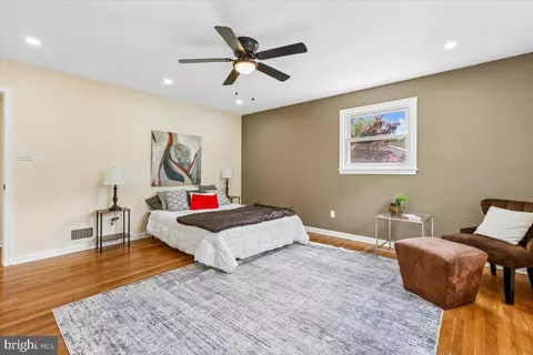 Bedroom - 1705 Crestview Dr, Potomac, MD 20854 photo 1 of 1