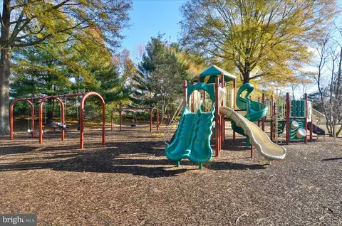 View/Area - 1705 Crestview Dr, Potomac, MD 20854 photo 1 of 2