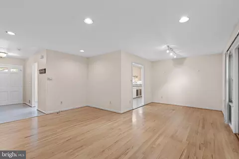 Entry Way - 1007 Ruppert Rd, Silver Spring, MD 20903 photo 3 of 4