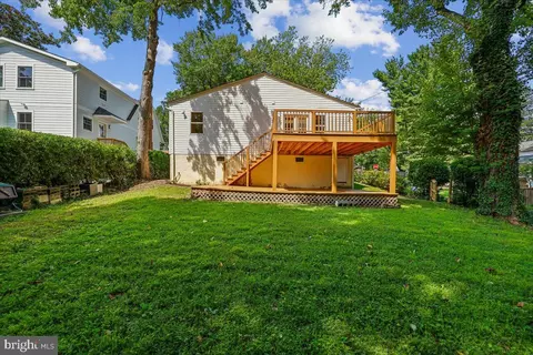 Exterior - 10115 Grant Ave, Silver Spring, MD 20910 photo 5 of 9