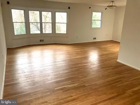 Living - 12823 Camellia Dr, Silver Spring, MD 20906 photo 3 of 10