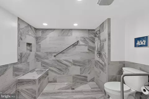 Bath - 14929 Notley Rd, Silver Spring, MD 20905 photo 4 of 5