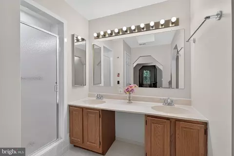 Bath - 14929 Notley Rd, Silver Spring, MD 20905 photo 1 of 5