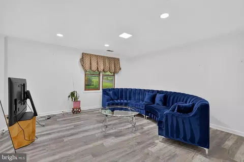 Living - 14929 Notley Rd, Silver Spring, MD 20905 photo 5 of 5