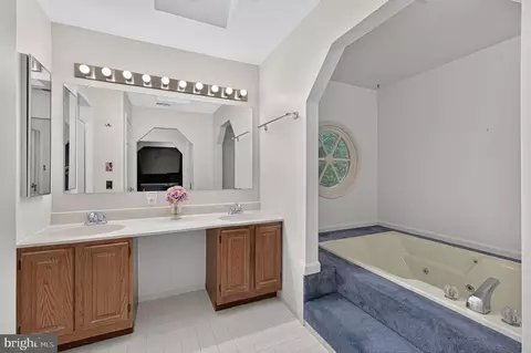Bath - 14929 Notley Rd, Silver Spring, MD 20905 photo 3 of 5