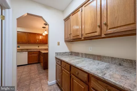 Entry Way - 14929 Notley Rd, Silver Spring, MD 20905 photo 3 of 9