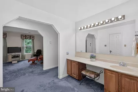 Entry Way - 14929 Notley Rd, Silver Spring, MD 20905 photo 8 of 9