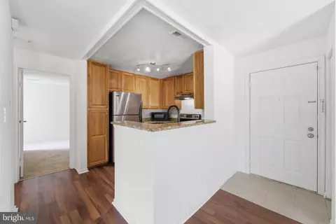 18529 Boysenberry #303, Montgomery Village, MD 20879