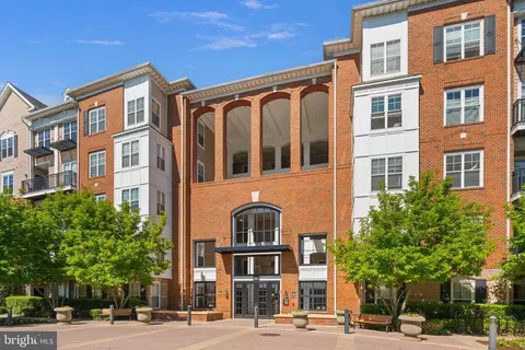 501 Hungerford Dr #308, Rockville, MD 20850