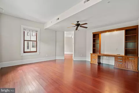 Living - 9610 Dewitt Dr #SH203, Silver Spring, MD 20910 photo 1 of 2