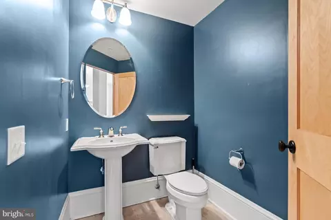 Bath - 9610 Dewitt Dr #SH203, Silver Spring, MD 20910 photo 1 of 3
