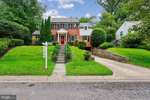 5109 Nahant St, Bethesda, MD 20816